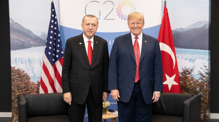 Звонок Трампа заставил Эрдогана отложить операцию против курдов в Сирии