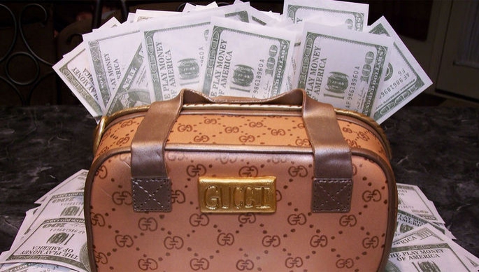 Bloomberg узнало сумму долгов владельца Gucci