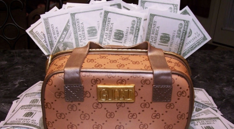 Bloomberg узнало сумму долгов владельца Gucci