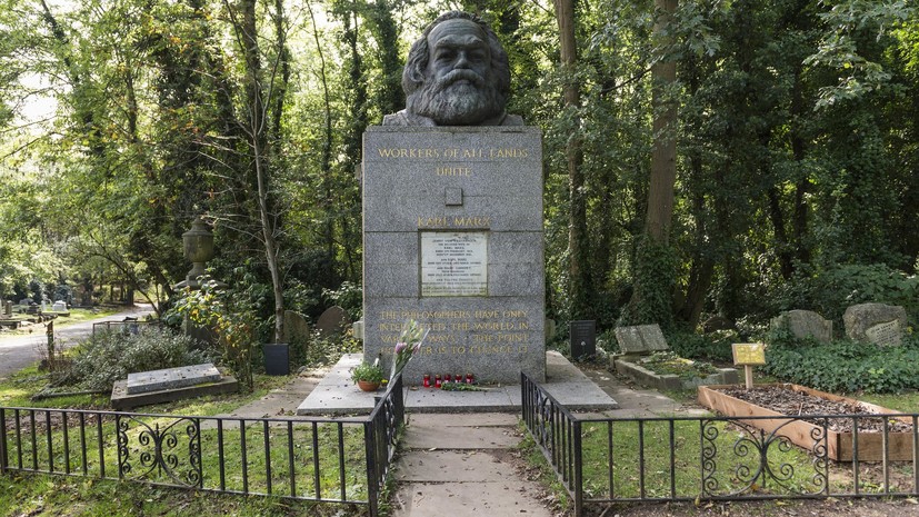 Вандалы осквернили могилу Карла Маркса в Лондоне