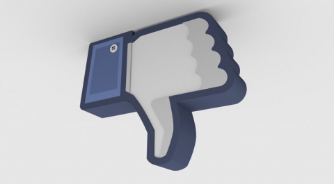 Российский блогер сообщил о блокировке в Facebook поздравления на 23 февраля