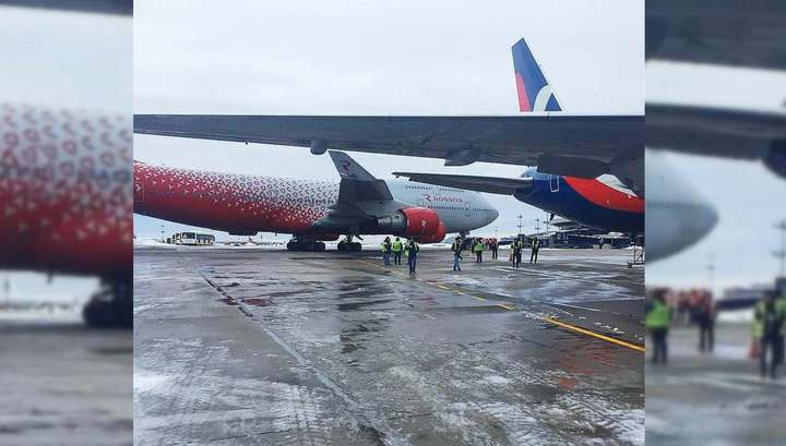 Два самолета столкнулись в аэропорту Внуково
