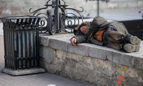 В России бездомных пенсионеров предложили подселять в чужие семьи