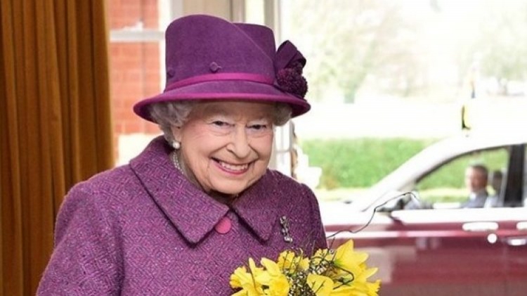 Королева Великобритании прекратит водить автомобиль по обычным дорогам
