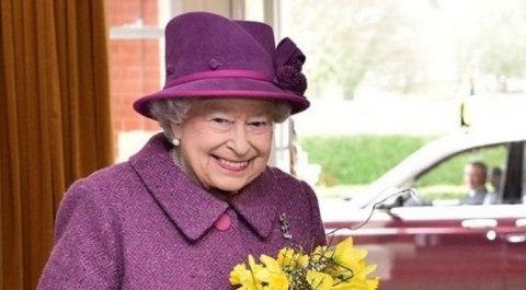 Королева Великобритании прекратит водить автомобиль по обычным дорогам
