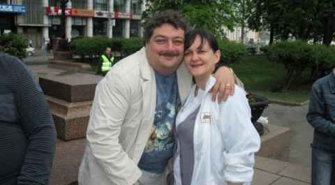 Без изменений: жена Дмитрия Быкова рассказала о состоянии мужа