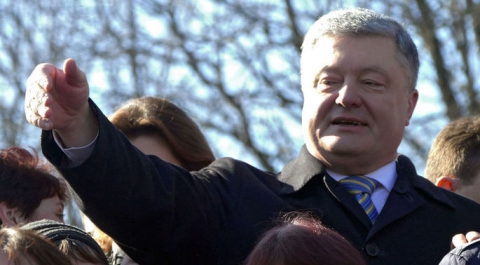 Уволенный Порошенко губернатор отказался покидать пост
