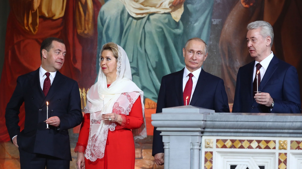 Владимир Путин посетил пасхальное богослужение