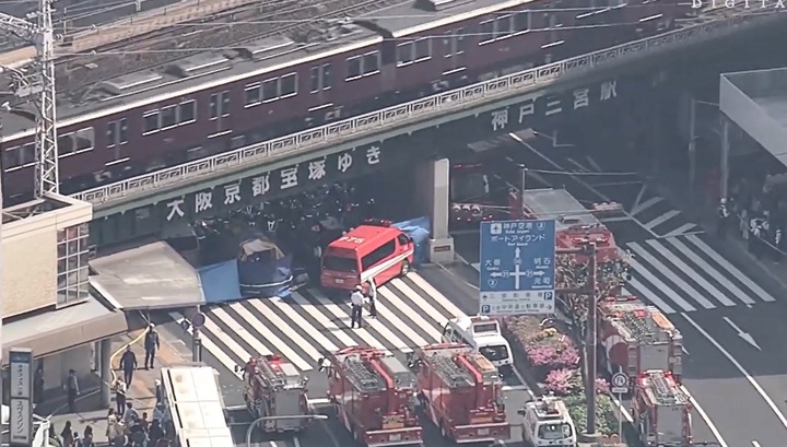 Автобус въехал в толпу пешеходов в Японии, есть погибший и пострадавшие