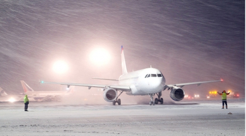 Пассажирский Boeing выкатился за пределы ВПП при посадке в Норильске