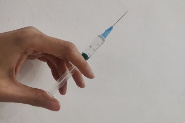 В Москве 11-летнего ребенка укололи шприцем в школе