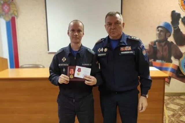 Коллеги погибшего спасателя Калмыкова назвали его примером героизма