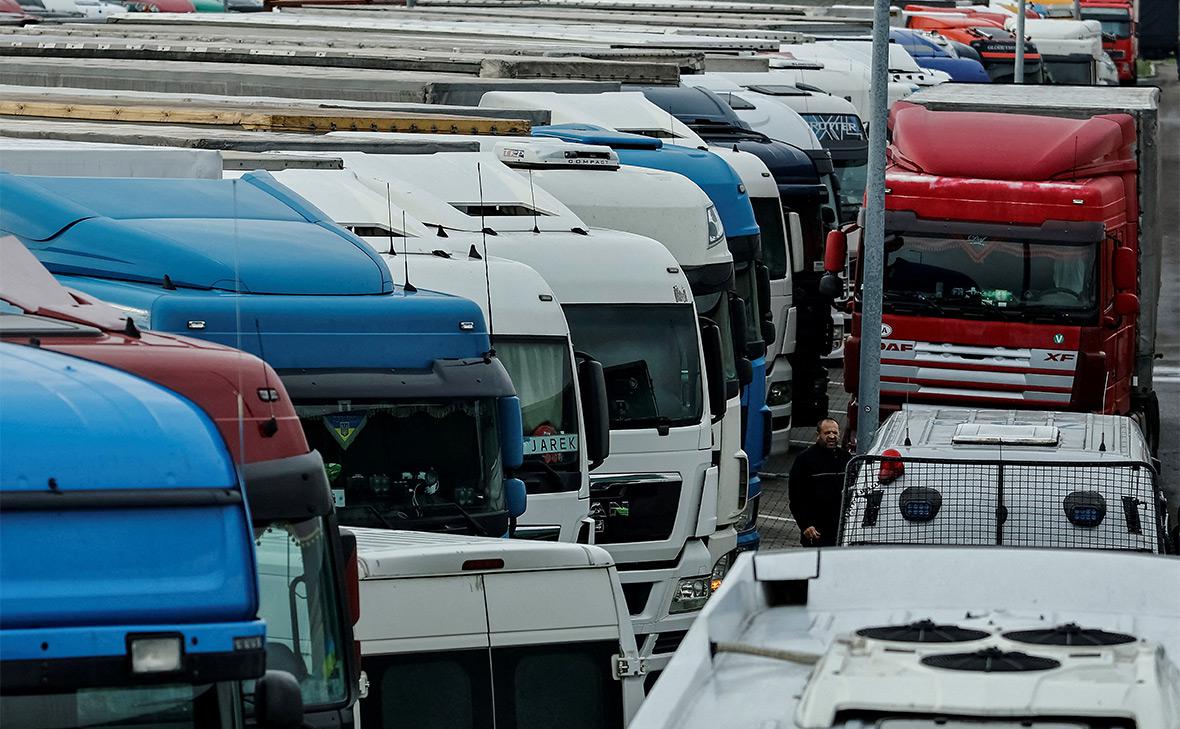 Киев направил ноту Польше из-за смертей водителей в очередях на границе