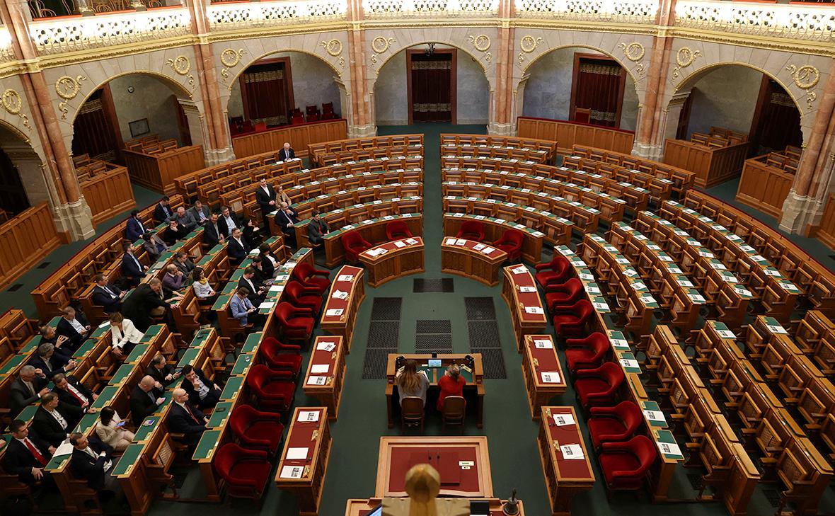 В Венгрии сорвалось заседание парламента по заявке Швеции в НАТО