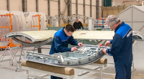 АО «Авиастар-СП» подготовило к отправке в Иркутск комплект дверей на четвертый самолет МС-21
