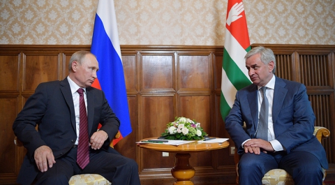 Путин: инвестпрограмма Абхазии на 2017-2019 гг. составит 6 млрд рублей