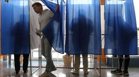 ВЦИОМ отмечает лидерство глав регионов среди кандидатов на выборах в восьми субъектах РФ