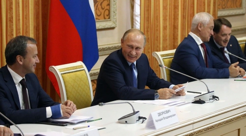 Владимир Путин поручил подумать над последствиями высокого урожая