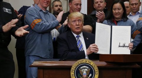Трамп официально объявил о введении пошлин на сталь и алюминий