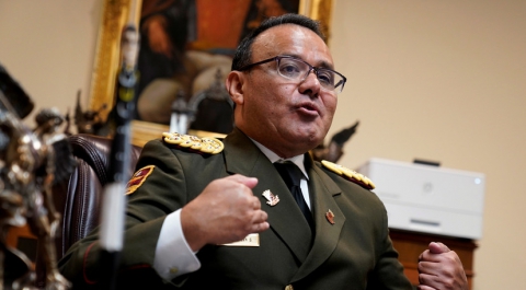 В Венесуэле назвали госизменой отказ военного атташе подчиняться Мадуро