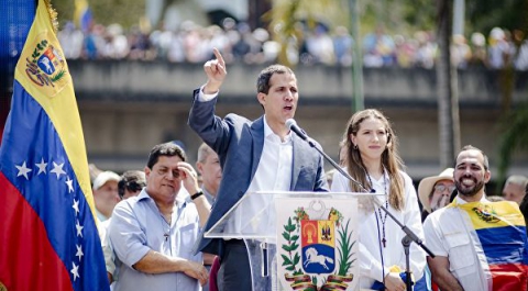 Швеция намерена признать Гуаидо временным главой Венесуэлы