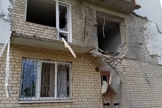 ВСУ обстреляли дома и отделение службы поддержки населения в Новой Каховке