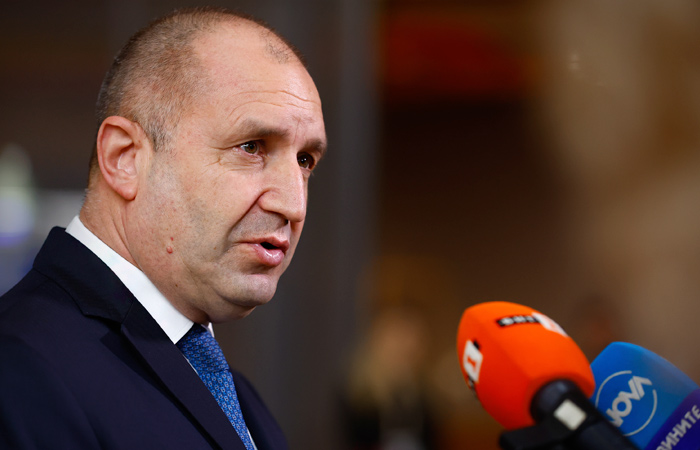 Президент Болгарии просит КС проверить закон о сборе за транзит российского газа