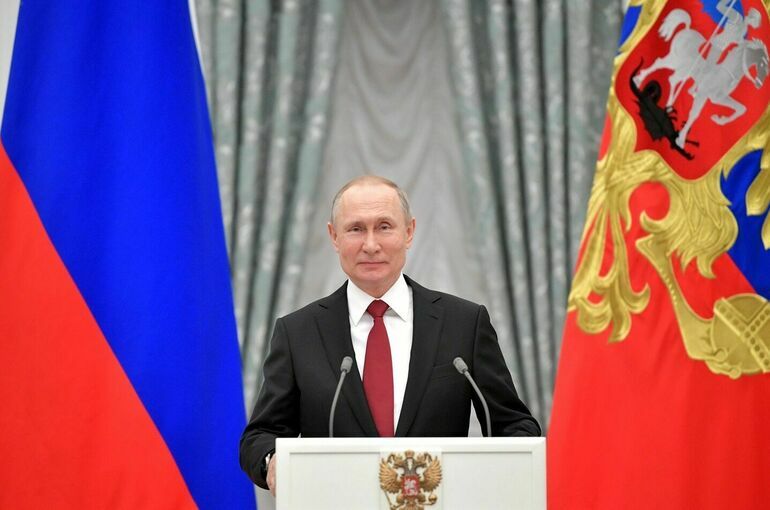 Путин поздравил сенаторов с 30-летием создания Совета Федерации