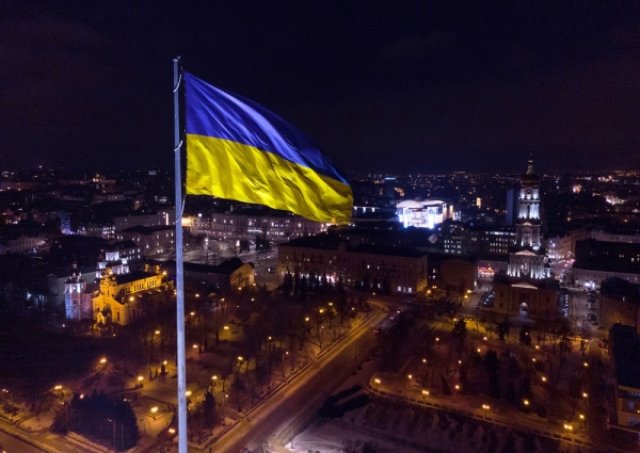 Акция с нацистским флагом в Киеве обернулась для подростков уголовным делом