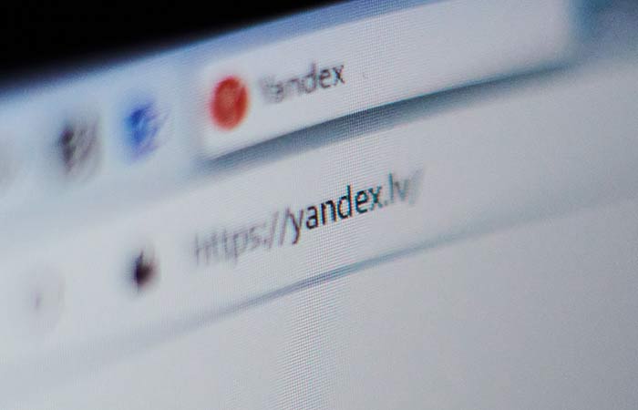 Власти Латвии закрыли доступ к связанным с "Яндексом" сайтам