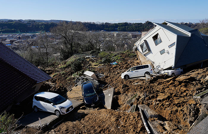 Число жертв землетрясения в Японии превысило 50