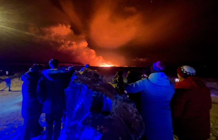 В Исландии эвакуировали город Гриндавик из-за извержения вулкана