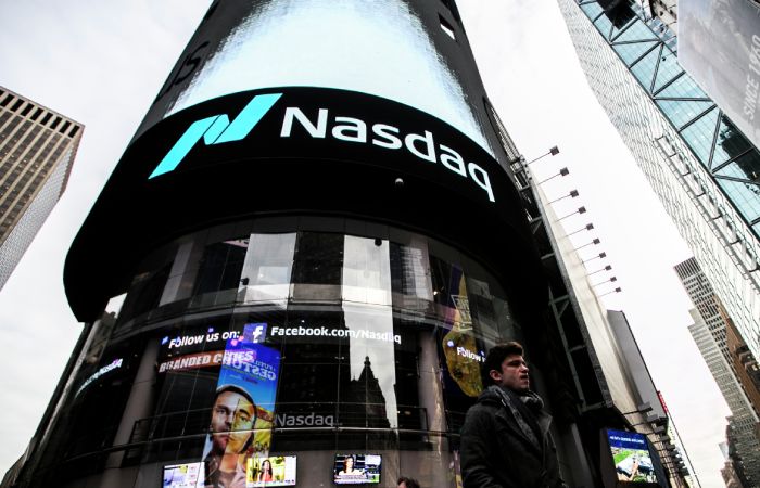 Фондовые индексы Dow Jones и S&P 500 снизились, Nasdaq вырос