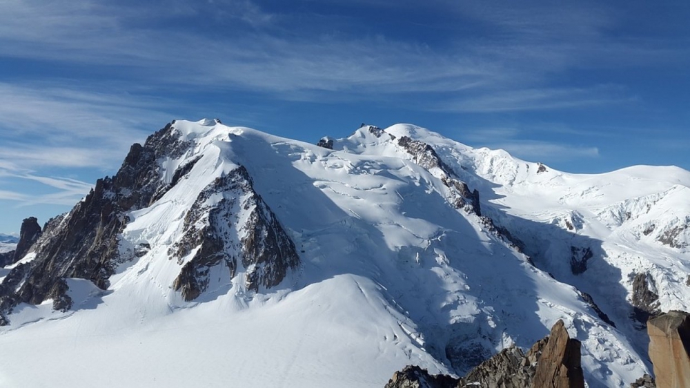 Швейцария начала торговать альпийским воздухом в бутылках