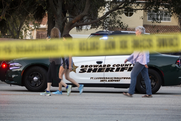 Шериф подтвердил гибель 17 человек в результате стрельбы в американской школе