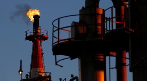 Мировые цены на нефть упали на 3%